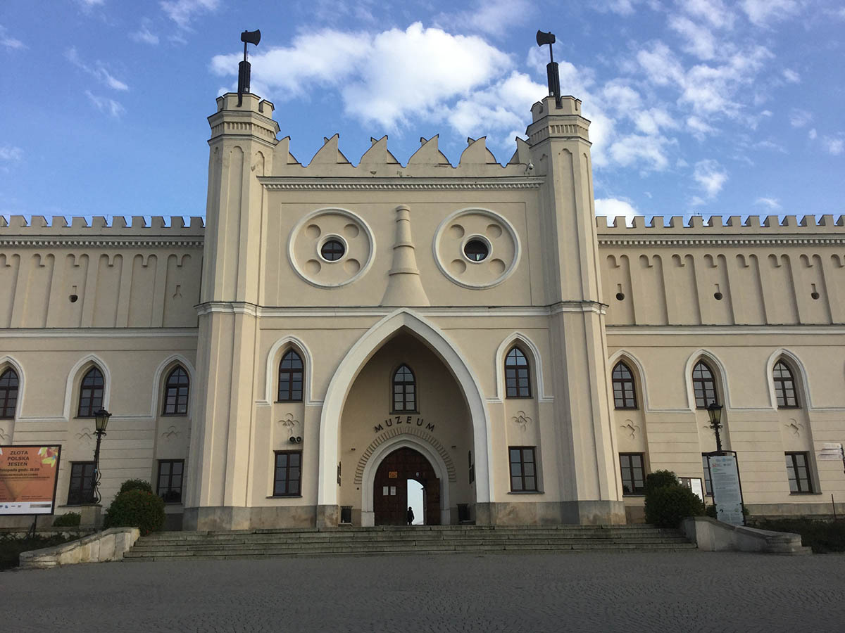 Brama główna Muzeum Narodowego na Zamku Lubelskim.